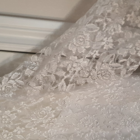 White satin lace jacket - Picture 3 of 3